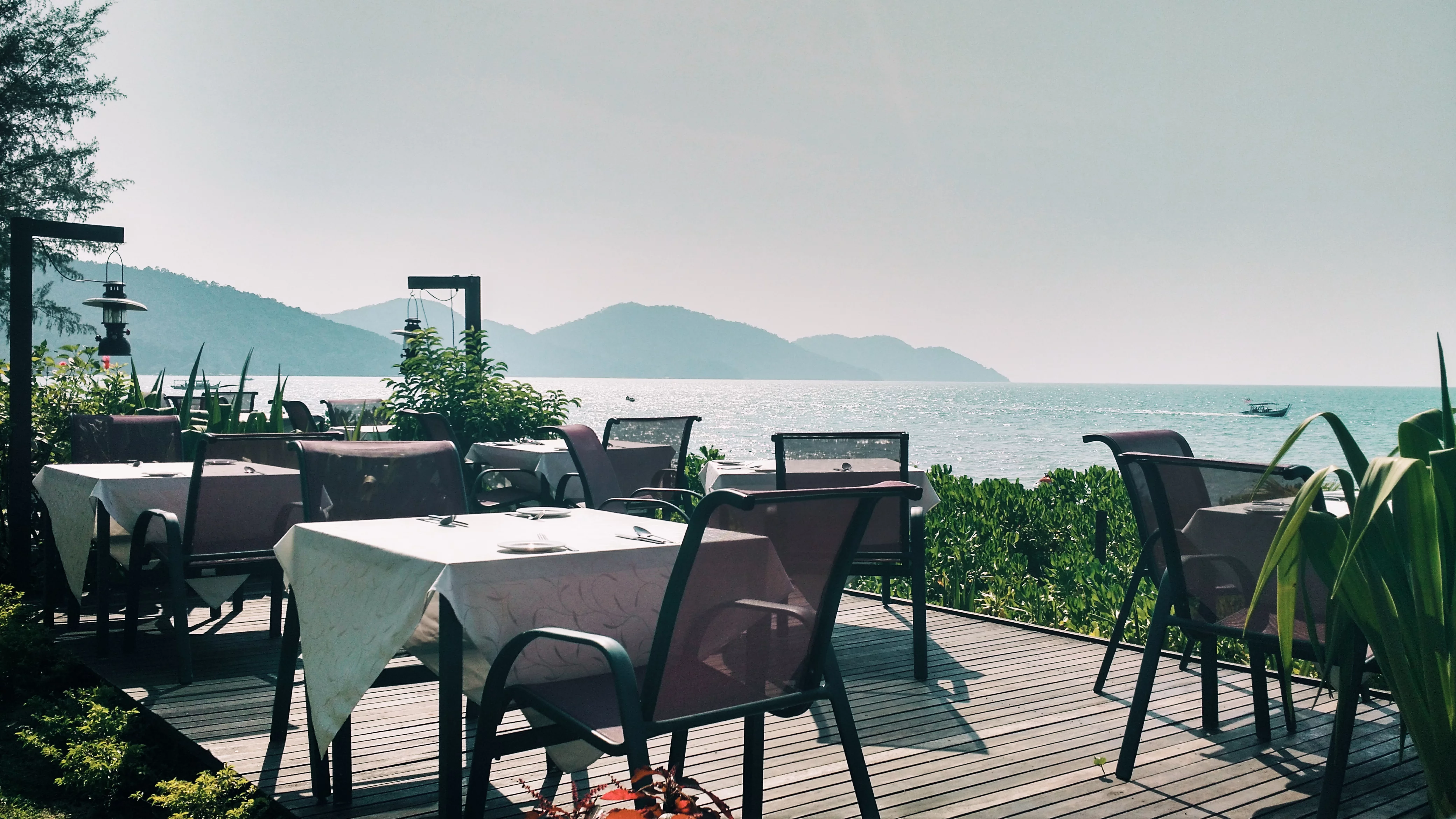 Dine next to the amazing sea views of Batu Ferringhi with Uncle Zach by the Beach 